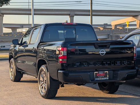 Used 2025 Nissan Frontier SV RWD image 4