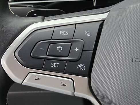 Certified 2024 Volkswagen Atlas Cross Sport SE w/ Black Wheel Package AWD/4WD image 18