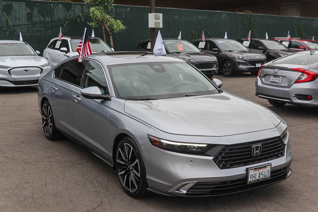 Used 2023 Honda Accord Touring image 3