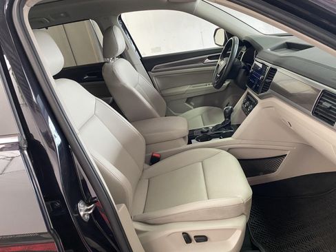 Used 2019 Volkswagen Atlas SEL R-Line AWD/4WD image 9