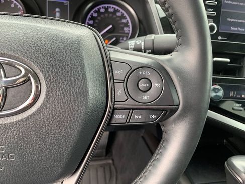 Used 2024 Toyota Camry SE image 30