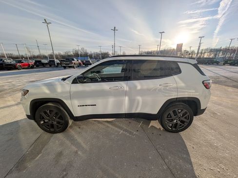 New 2026 Jeep Compass Latitude image 8