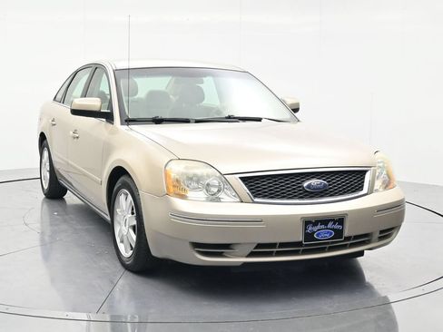 Used 2006 Ford Five Hundred SE FWD image 3