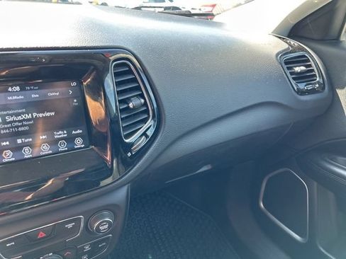 Used 2019 Jeep Compass Latitude AWD/4WD image 4