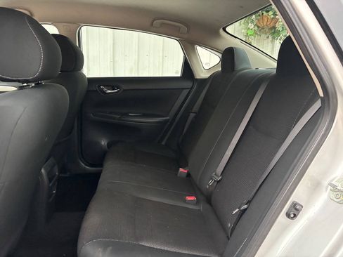 Used 2019 Nissan Sentra S FWD image 11