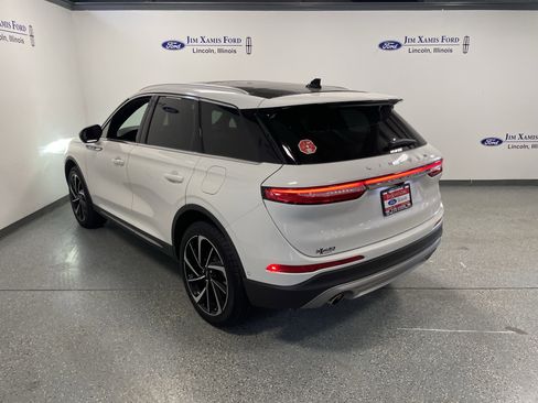 Used 2023 Lincoln Corsair Reserve w/ Equipment Group 202A image 4