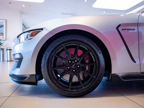 Used 2020 Ford Mustang Shelby GT350 w/ Technology Package image 3