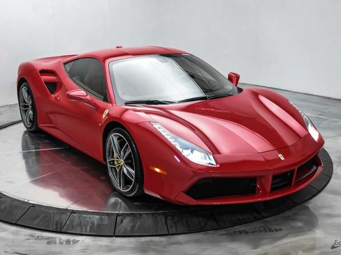 Used 2017 Ferrari 488 GTB RWD image 30