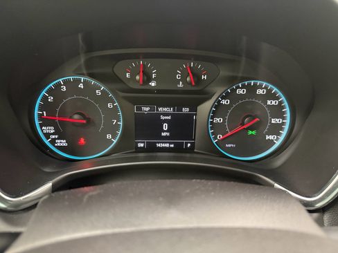Used 2018 Chevrolet Equinox LT FWD image 32