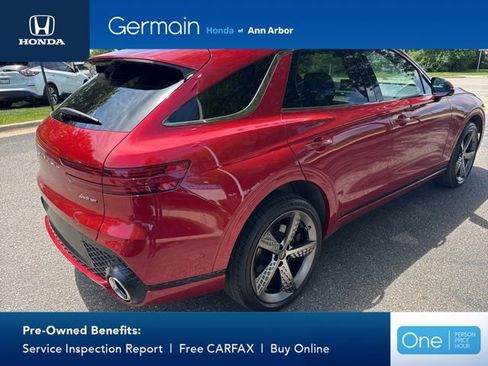 Used 2025 Genesis GV70 3.5T Sport w/ Sport Advanced Package AWD/4WD image 8
