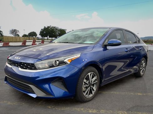 Certified 2023 Kia Forte LXS w/ LXS Technology Package FWD image 5
