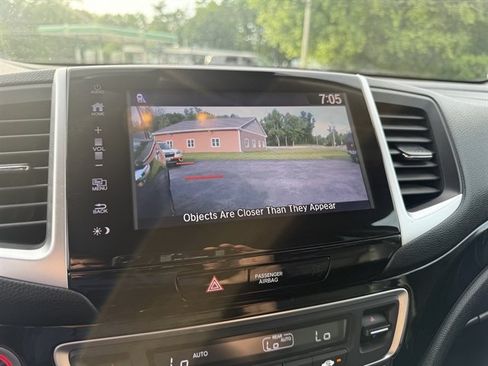 Used 2018 Honda Pilot Touring image 17