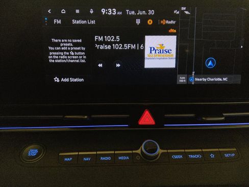 Used 2024 Hyundai Elantra SEL FWD image 25