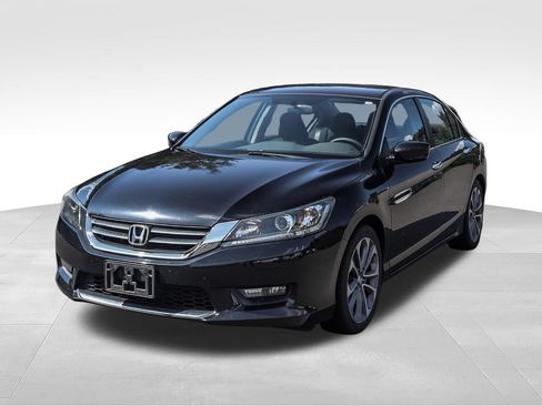 Used 2015 Honda Accord Sport image 8