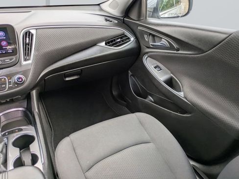 Used 2024 Chevrolet Malibu LT image 17