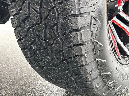 Used 2017 Jeep Wrangler Unlimited Rubicon w/ Connectivity Group image 8