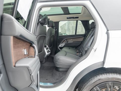 New 2026 Land Rover Range Rover SE image 20