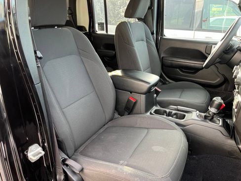 Used 2023 Jeep Gladiator Sport AWD/4WD image 11