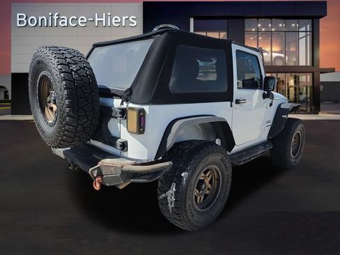 Used 2016 Jeep Wrangler Sport w/ Connectivity Group AWD/4WD image 4