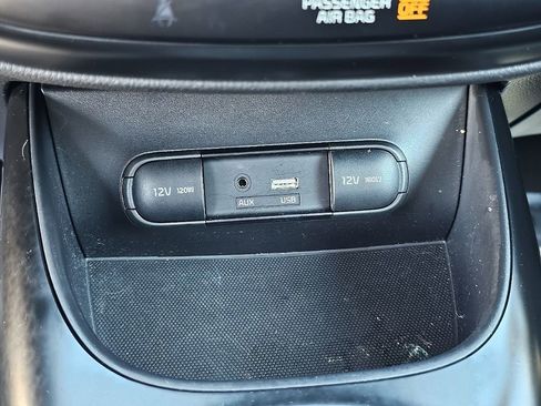 Used 2018 Kia Soul + image 30