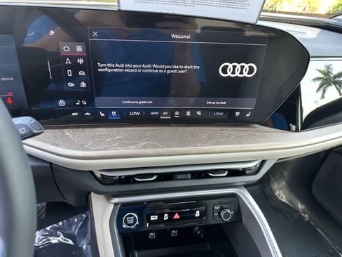Certified 2025 Audi Q5 Premium Plus w/ Premium Plus AWD/4WD image 27