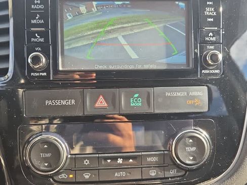 Used 2016 Mitsubishi Outlander SEL image 39