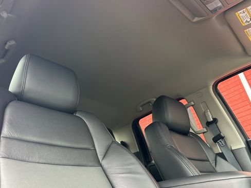 Used 2025 Nissan Frontier SV w/ SV Convenience Package image 13