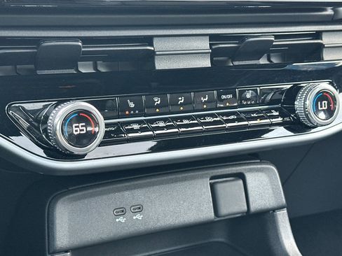 Used 2024 Honda Prologue Touring image 25