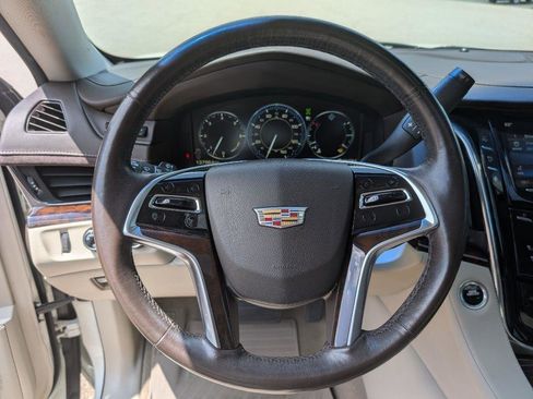 Used 2015 Cadillac Escalade Premium AWD/4WD image 13