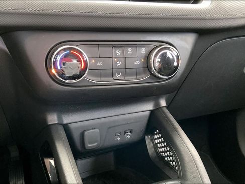 Used 2025 Chevrolet TrailBlazer LS w/ LS Convenience Package FWD image 32
