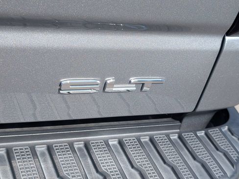 Used 2023 GMC Sierra 1500 SLT w/ SLT Convenience Package AWD/4WD image 7