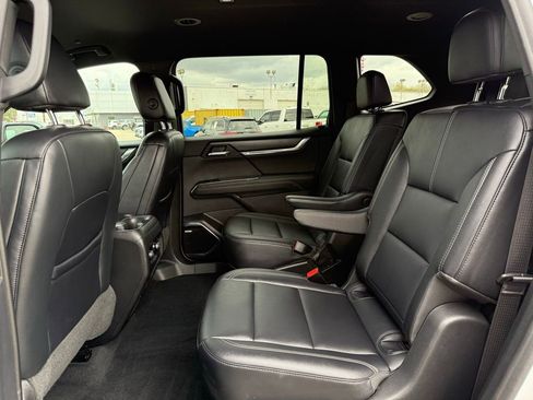 Used 2024 GMC Acadia Elevation image 37