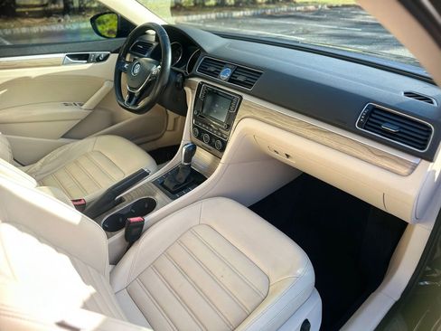 Used 2016 Volkswagen Passat 1.8T FWD image 16