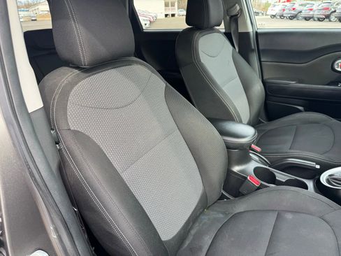 Used 2019 Kia Soul + FWD image 26