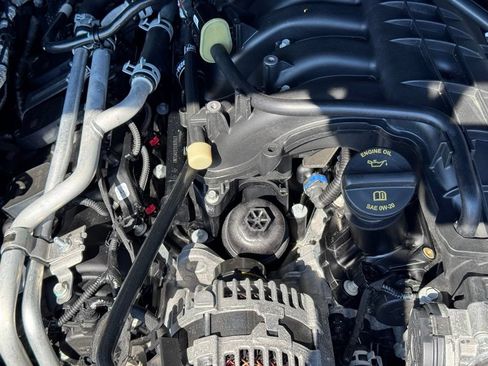 Used 2025 Jeep Wrangler Sport AWD/4WD image 29