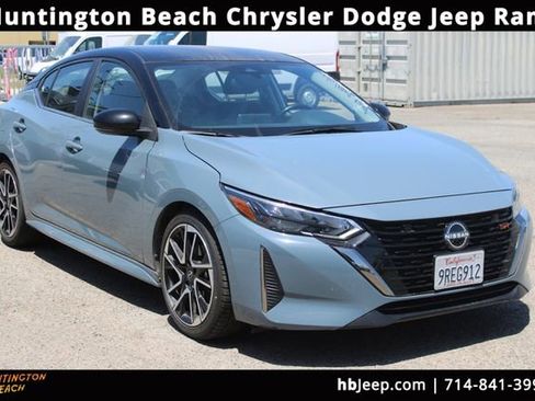 Used 2025 Nissan Sentra SR FWD image 1