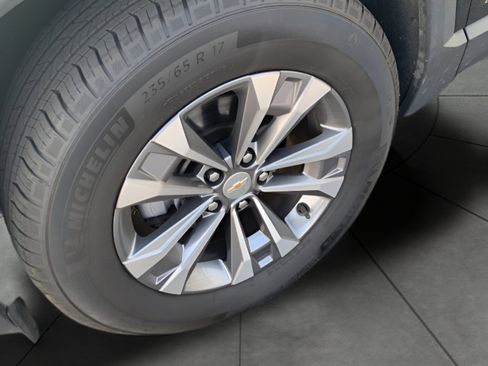 Used 2025 Chevrolet Equinox LT AWD/4WD image 26
