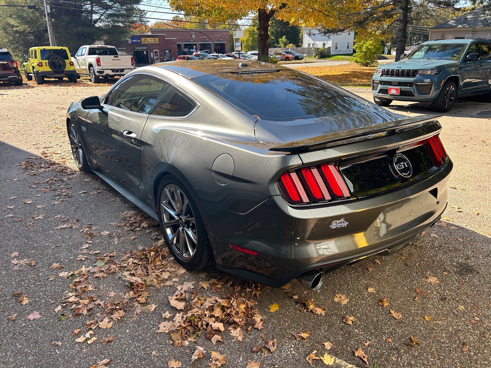 Used 2017 Ford Mustang GT Premium w/ Equipment Group 401A RWD image 7