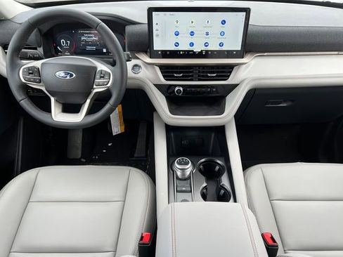 New 2026 Ford Explorer Active w/ Active Comfort Package AWD/4WD image 3