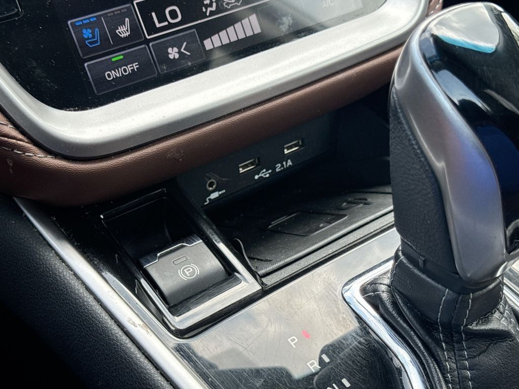 Used 2020 Subaru Outback Touring XT AWD/4WD image 30