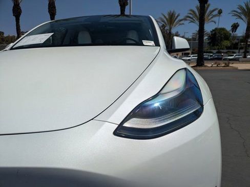 Used 2023 Tesla Model Y Long Range AWD/4WD image 10