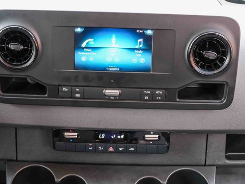 Used 2024 Mercedes-Benz Sprinter 2500 image 14