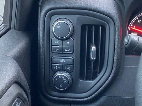 Certified 2025 Chevrolet Silverado 1500 Custom image 26