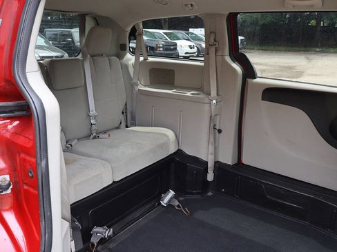 Used 2013 Dodge Grand Caravan SE FWD image 5