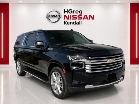 Used 2021 Chevrolet Suburban High Country RWD image 2