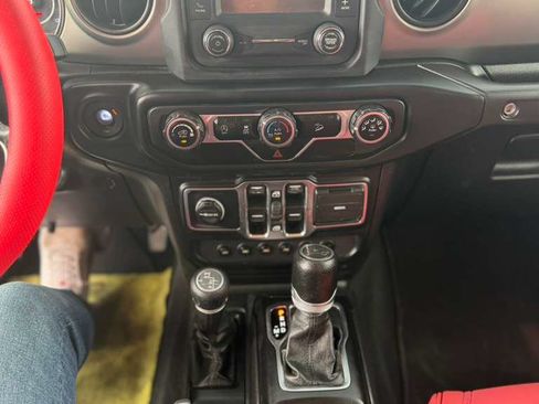 Used 2019 Jeep Wrangler Unlimited Sport S AWD/4WD image 14