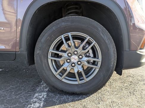 Used 2025 GMC Acadia Elevation image 11