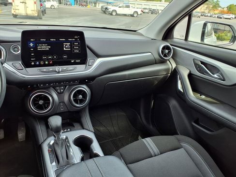 Used 2024 Chevrolet Blazer LT w/ Convenience Package FWD image 25