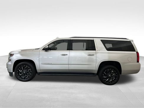 Used 2020 Chevrolet Suburban LT AWD/4WD image 2