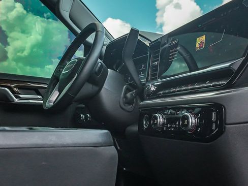 Used 2024 GMC Sierra 1500 Elevation image 30